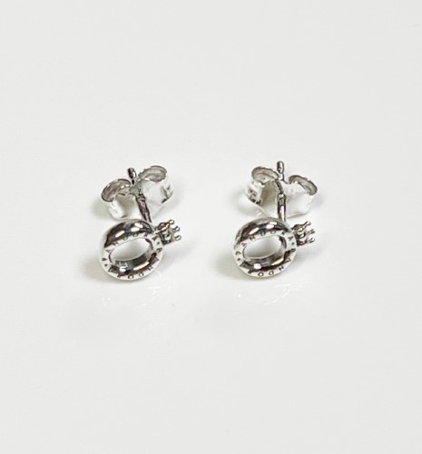 Pandora crown deals earrings silver