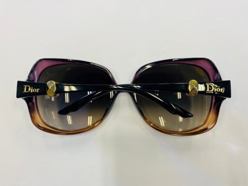 Dior Red Square Tinted Sunglasses Black Plastic ref.365458 - Joli Closet