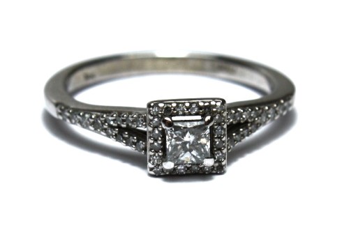 Michael hill store princess cut ring