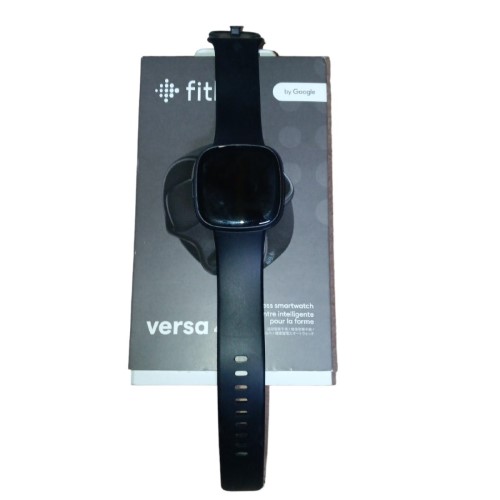 Gps tracker hot sale fitbit versa