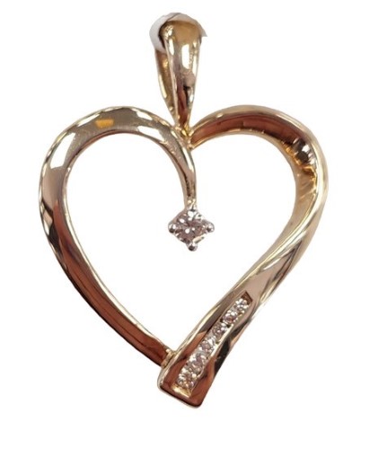 Angus and deals coote heart pendant