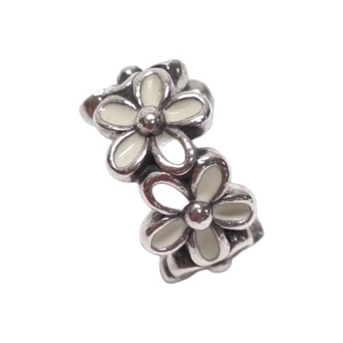 Pandora flower outlet spacer