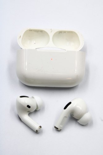 Apple Airpods Pro With Wireless Charging Case Mwp22za/A White