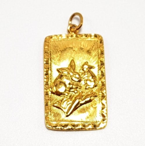 22ct gold store pendant