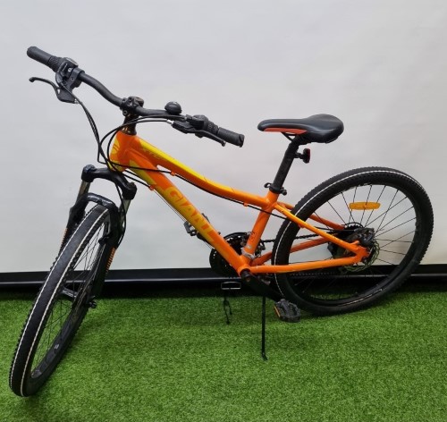 Giant mountain 2024 bike orange