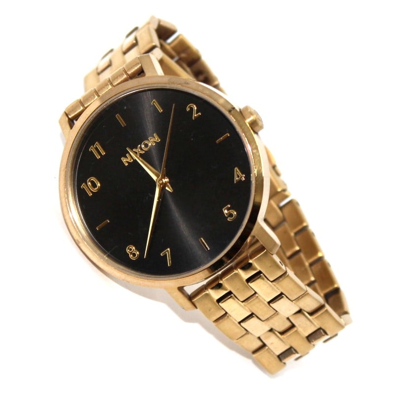 Nixon deals arrow gold