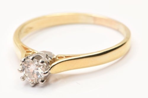 Single diamond store ladies ring