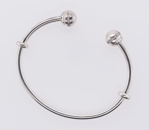 Pandora shooting deals star open bangle